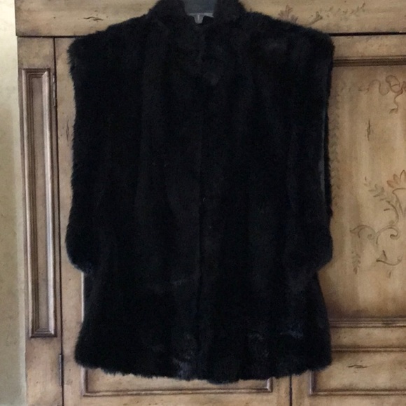 Black faux fur Vest and hat - Picture 2 of 11